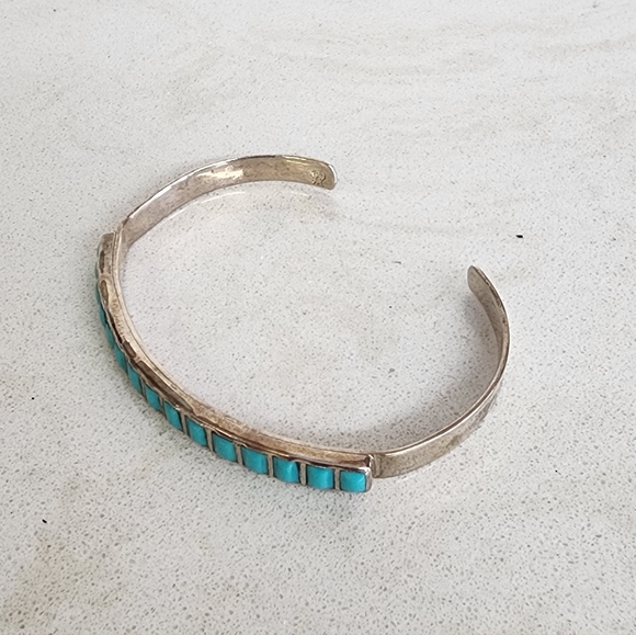 Navajo Native American Running Bear 15 Turquoise Stone Sterling Silver Cuff - Picture 3 of 8